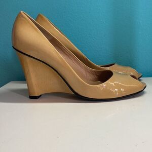 Stuart Weitzman Womens Size 9 Yellow Patent Leather "Nuanna" Shoes 3.5" Wedge